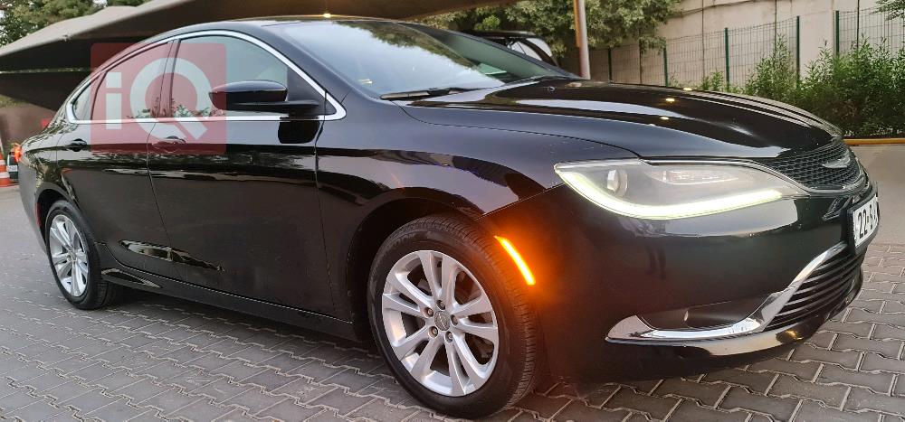 Chrysler 200